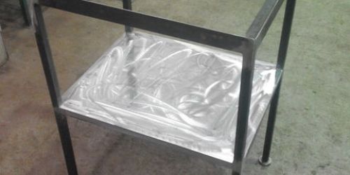фото стол на металлокаркасе